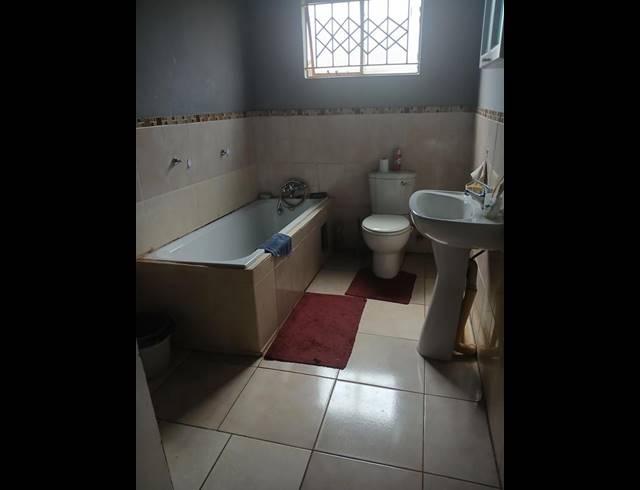 3 BEDROOM HOUSE FOR SALE IN FINETOWN